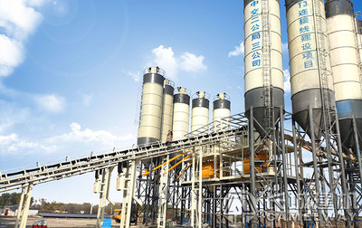 長城雙120攪拌站雪中展現颯爽英姿 見證蘭州機場項目建設